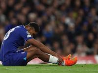 半岛体育教练-关于法兰克福球员集体受伤，主帅面临首发调整难题的信息