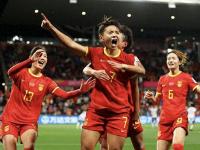 半岛体育视频-亚洲女足选手在比赛中获得胜利