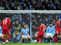 半岛体育vip注册-曼联连平两场，英超卫冕冠军形势堪忧