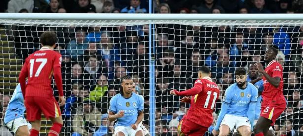 半岛体育vip注册-曼联连平两场，英超卫冕冠军形势堪忧