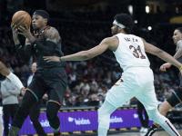 半岛体育网页版入口-爵士不敌奇才，米切尔在场上展现个人突破