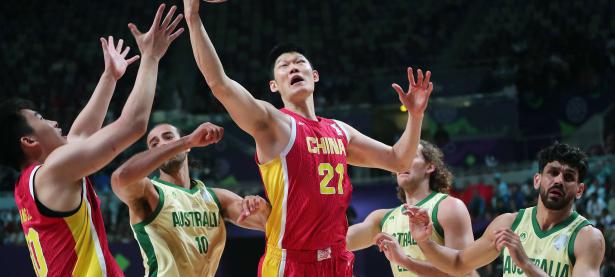 半岛体育亚洲官网-职业篮球比赛中球员的表现分析