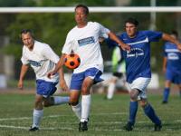 半岛体育电竞-亚洲球员个人表现抢眼，贡献关键进球