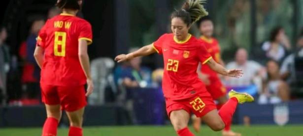 半岛体育官网-加拿大女足迎战泰国队，争夺小组第一名