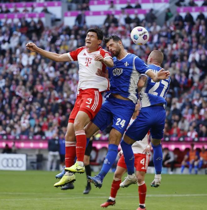 沙尔克俱乐部在本土足球比赛中夺冠 沙尔克俱乐部在本土足球比赛中夺冠