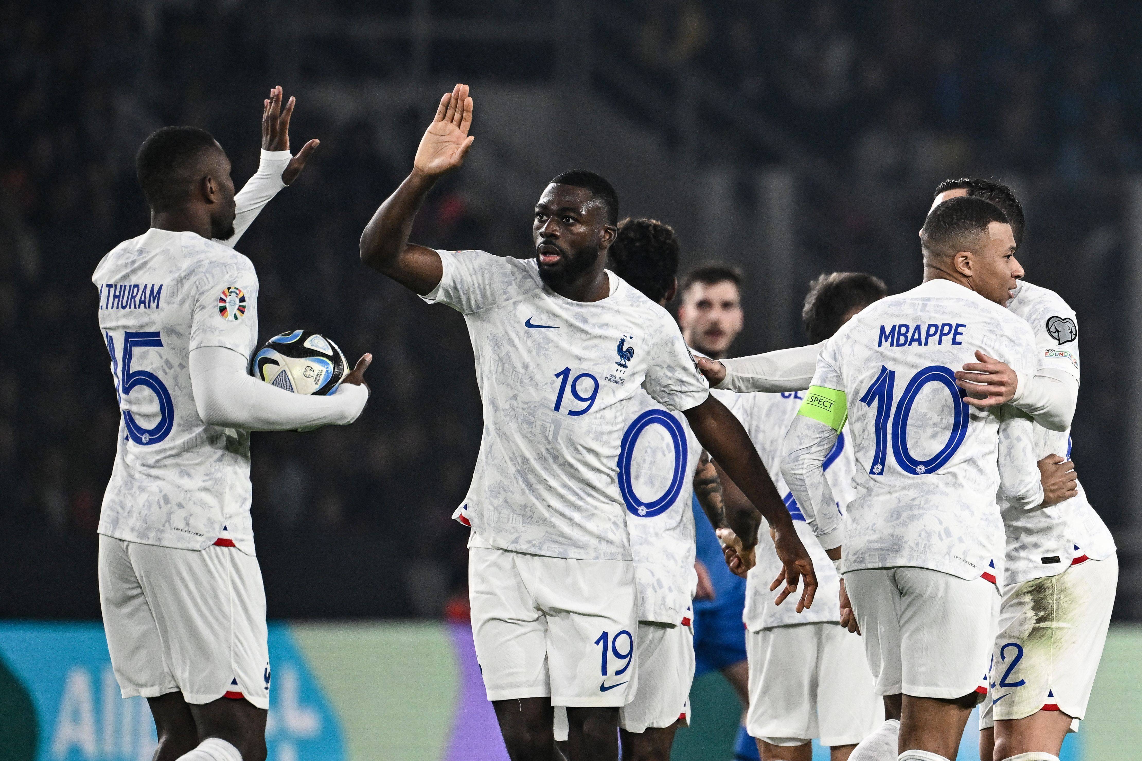 关于欧预赛：法国胜出，领跑小组的信息