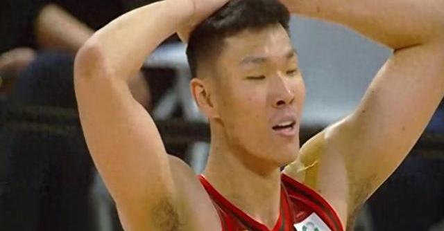 比赛中发生的重要瞬间成为球迷热议的焦点的简单介绍 比赛中发生的重要瞬间成为球迷热议的焦点的简单介绍