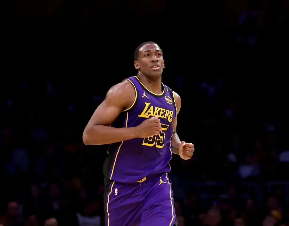 湖人中锋罚球命中率飙升,带领球队轻松战胜对手的简单介绍 湖人中锋罚球命中率飙升,带领球队轻松战胜对手的简单介绍