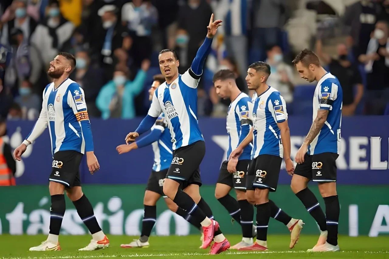 比利亚雷亚尔逆袭，主场一场大胜！