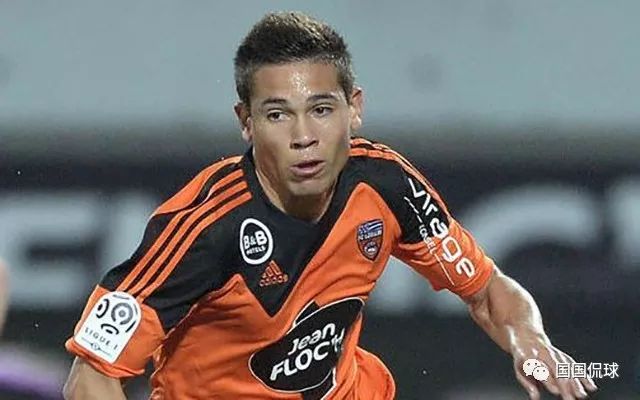 兰斯客场大胜波尔多,登上积分榜前列 兰斯客场大胜波尔多,登上积分榜前列