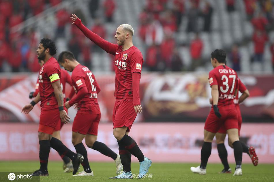 深圳佳兆业豪取客场胜利，上海上港险胜河南建业