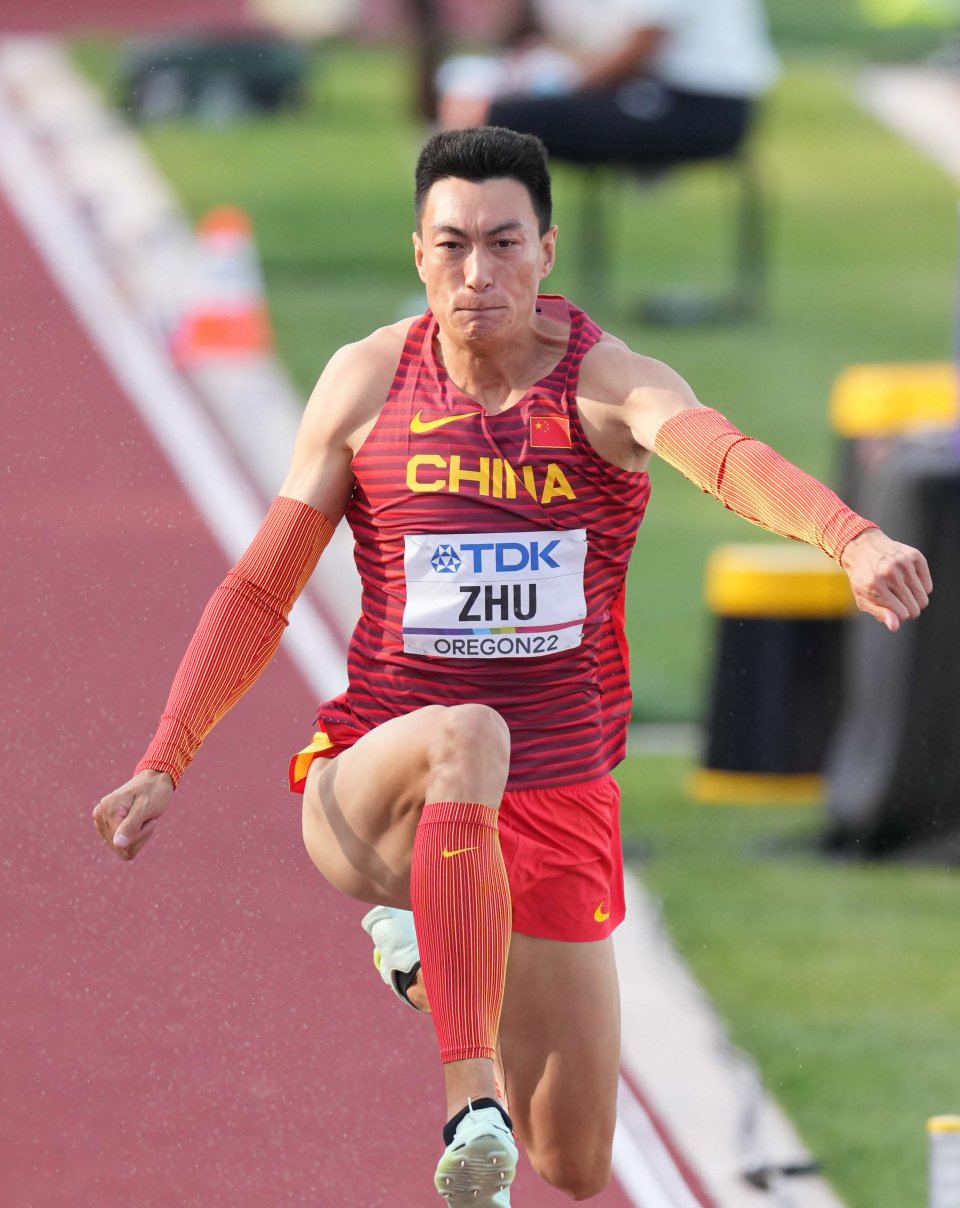 关于体育冠军异军突起勇夺金牌!的信息 关于体育冠军异军突起勇夺金牌!的信息