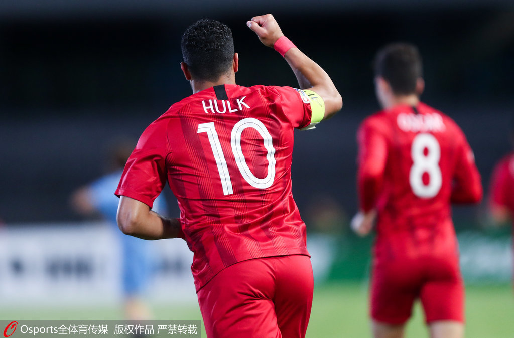 关于欢呼雀跃：巴拉圭队在比赛中充满活力，赢得掌声的信息