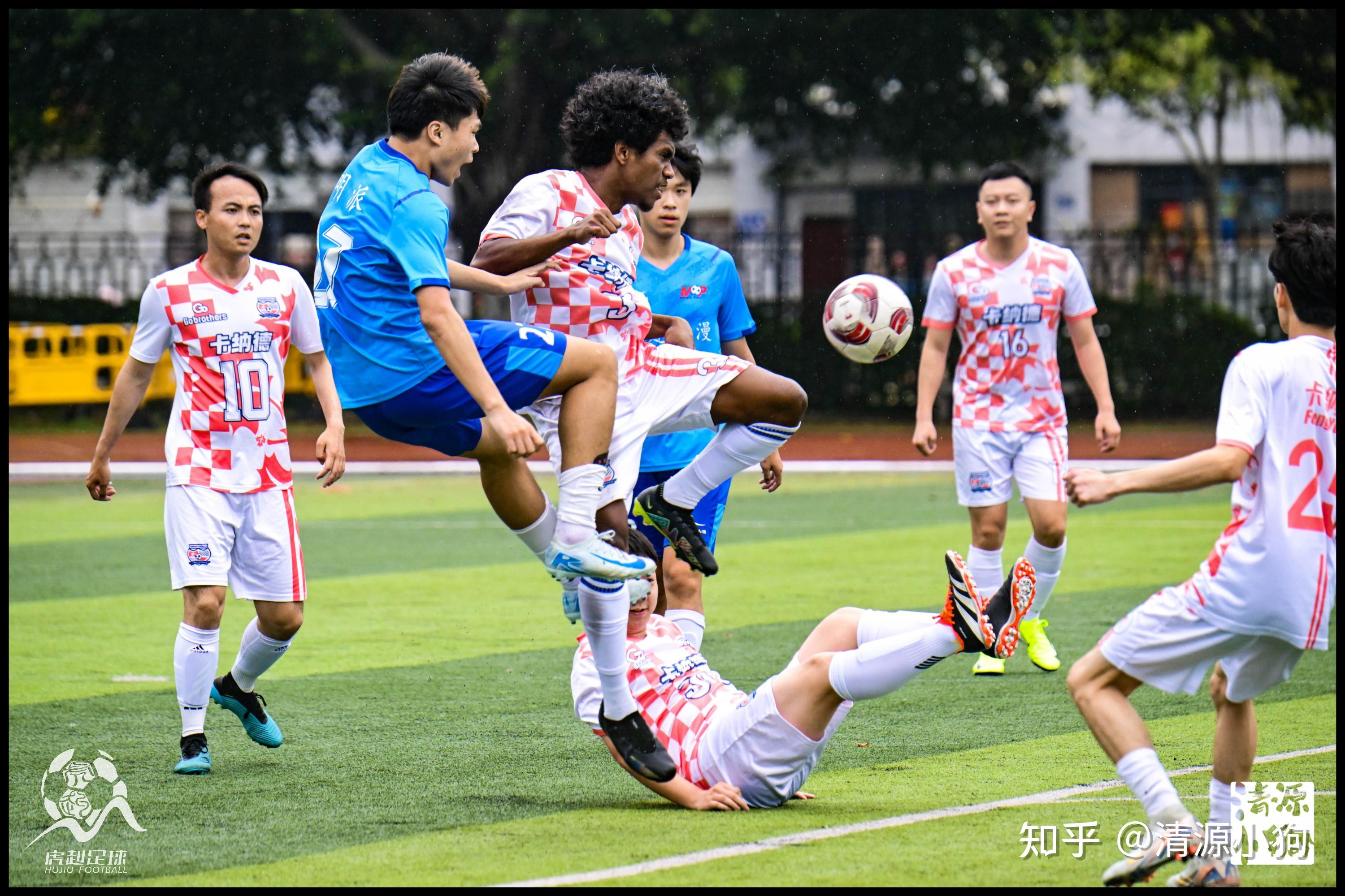 足球明星进入训练营,备战未来比赛 足球明星进入训练营,备战未来比赛