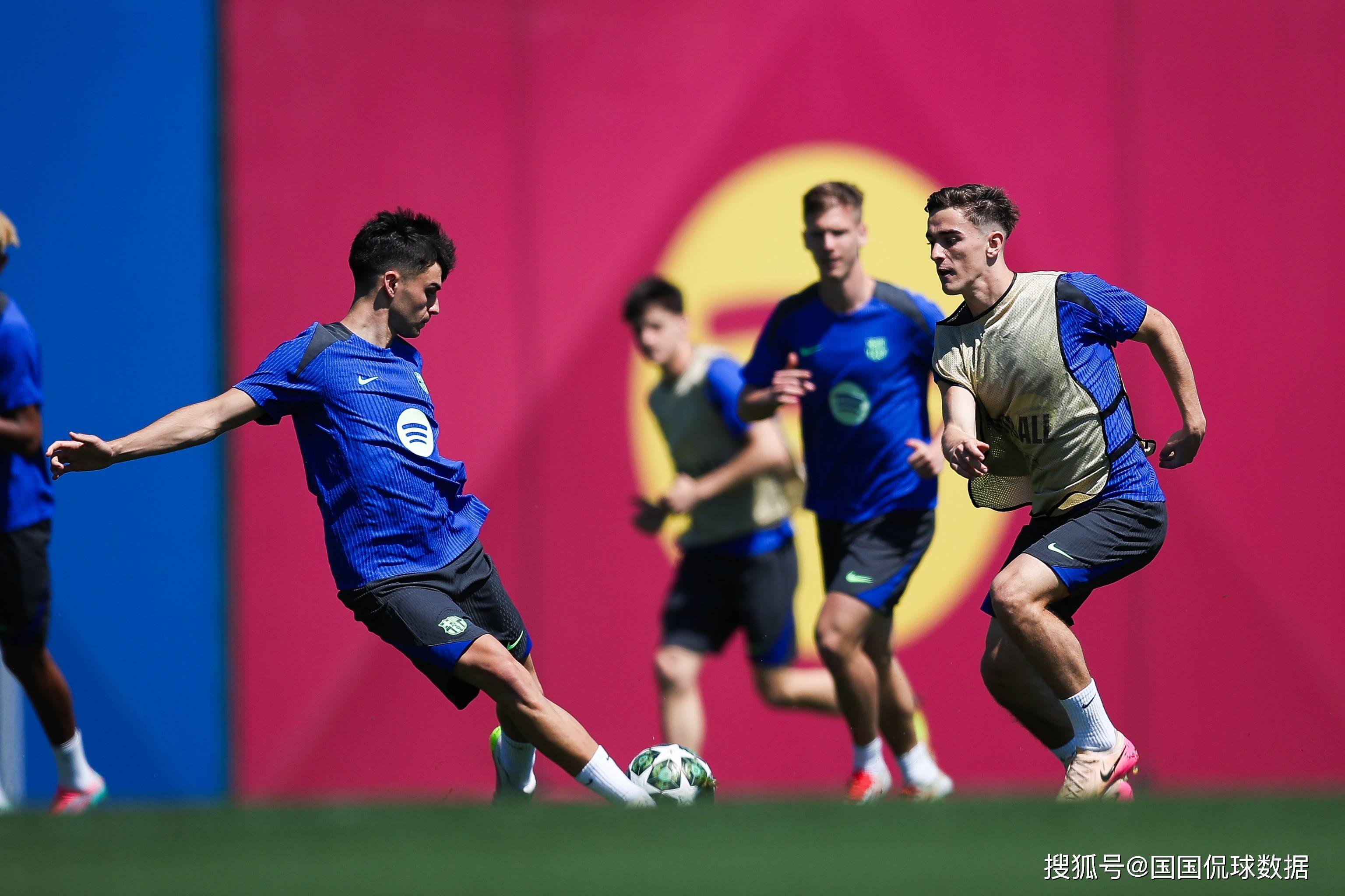 备受瞩目的国际足球盛事即将上演 备受瞩目的国际足球盛事即将上演