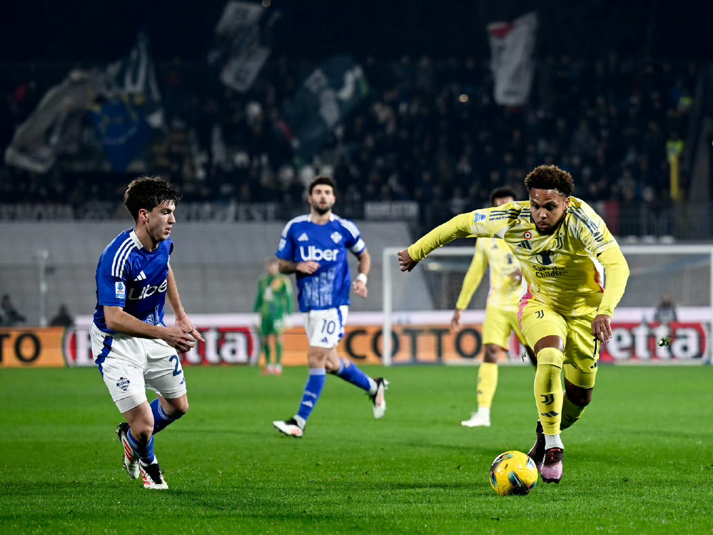 尤文图斯球风凌厉，攻守兼备赢得掌声的简单介绍