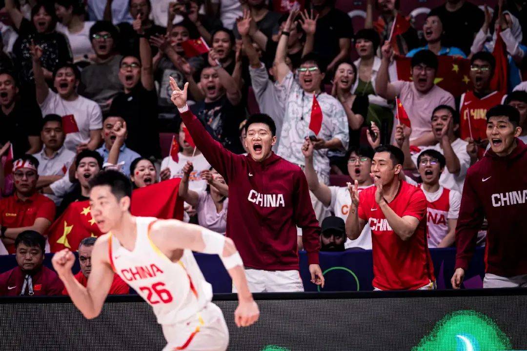 中国队为梦想拼尽全力，成功晋级国际赛事决赛