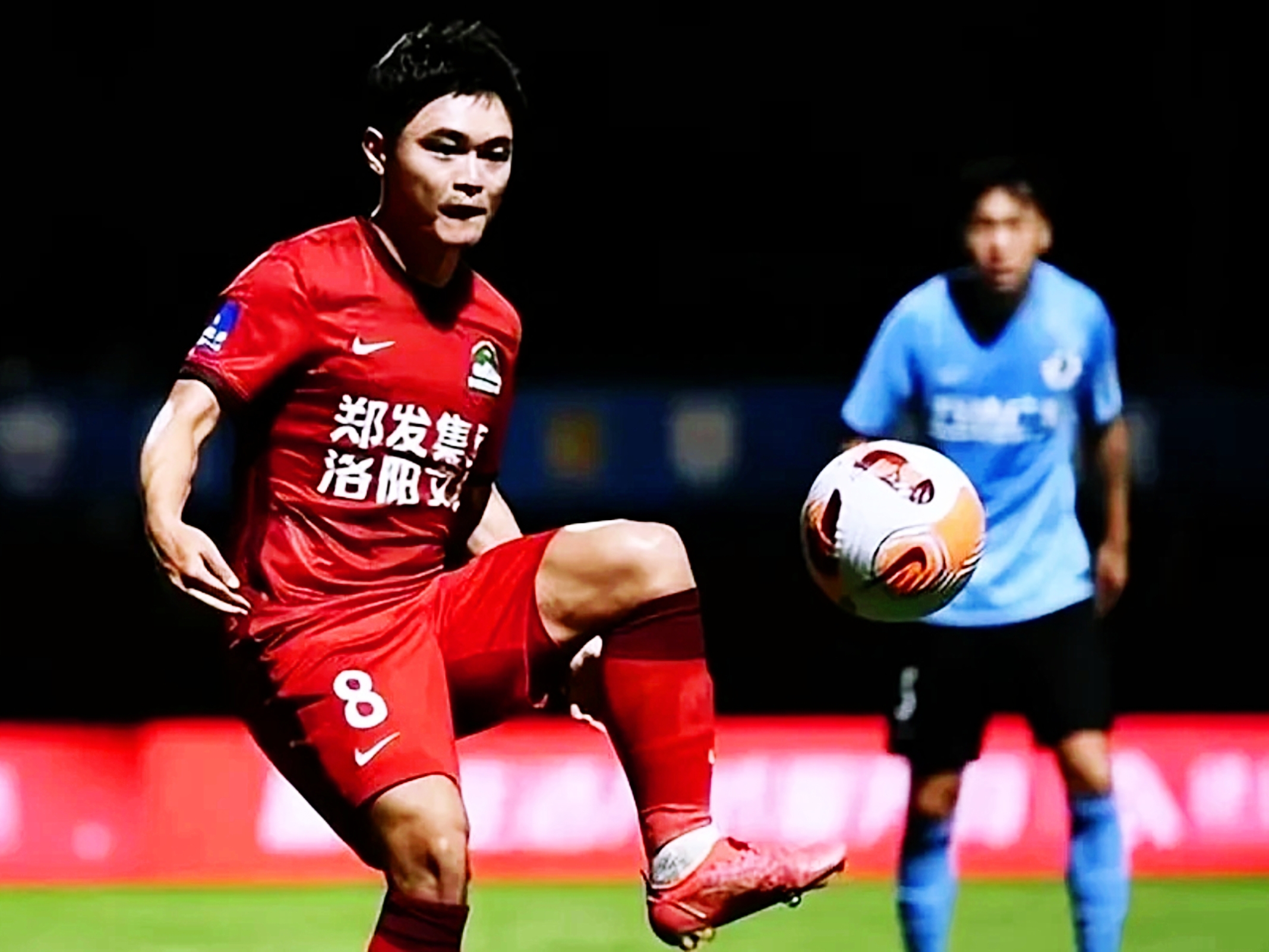 关于紧张对抗战胜对手，球队继续保持冲劲备战紧张赛程的信息